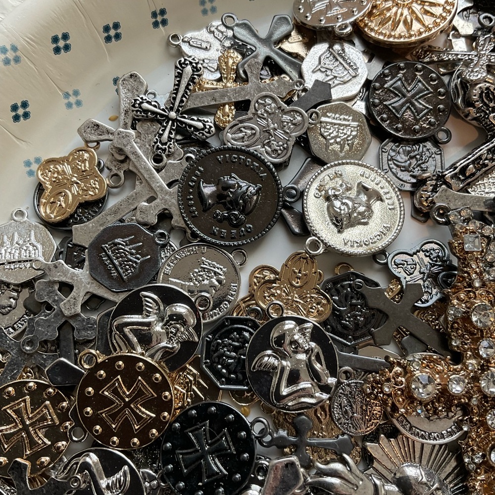 Lot of Religious Charms for Crafting - Picture 3 of 10
